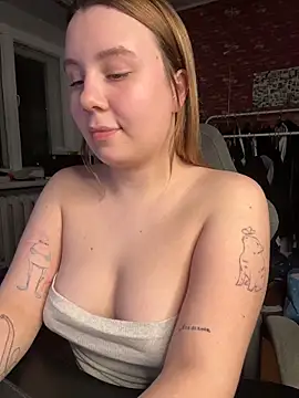 AnnaSeint online show from April 1, 6:49 pm