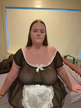 carinabro10 online show from February 4, 8:06 am