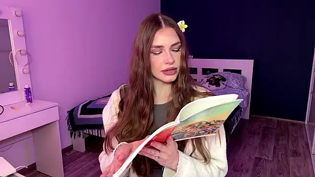 MachelleSpader online show from March 4, 10:00 am