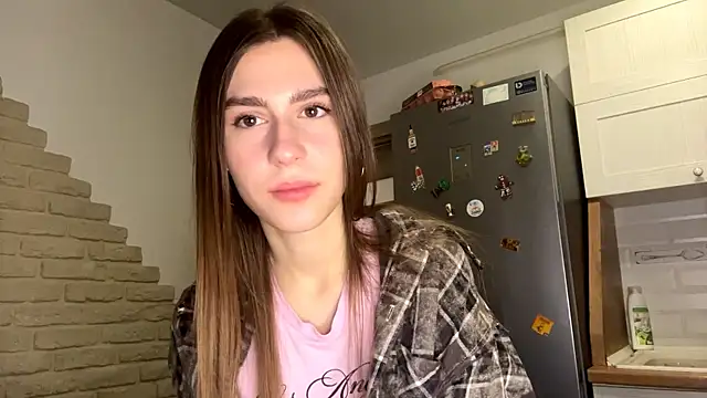 ElsieKuhlmann online show from February 8, 5:11 am