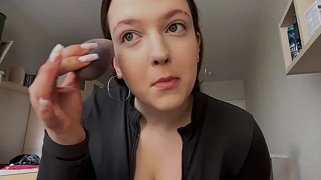 JammieMickiewicz online show from April 5, 6:23 am