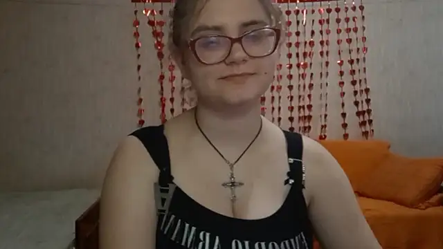 Miyabeee online show from June 6, 2:01 pm