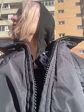 aka Blonde online show from March 30, 8:14 am