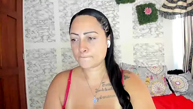 XXXStephanie XXX online show from May 31, 9:49 pm