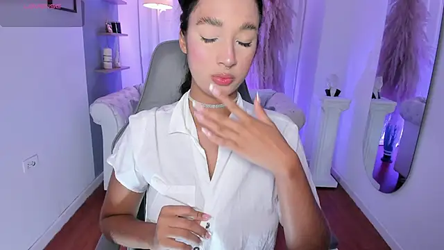 lauren carter  online show from April 17, 9:17 pm