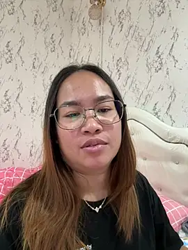 Ponthip online show from March 5, 7:20 pm