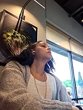 tastesosweet online show from April 12, 6:00 pm