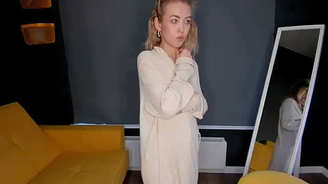 Moon Silk online show from February 9, 1:46 pm