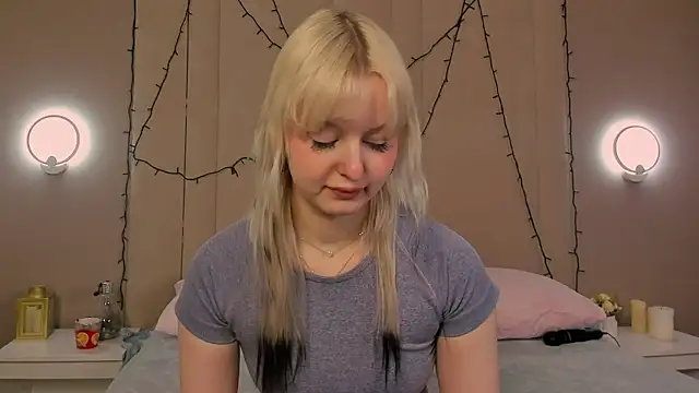 AdeleSilvy online show from March 18, 1:54 am