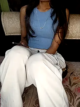 hotyjiyaaaa online show from February 7, 4:55 pm