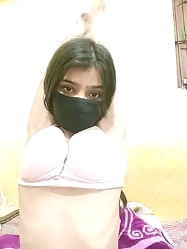 hotyjiyaaaa online show from January 31, 8:40 pm