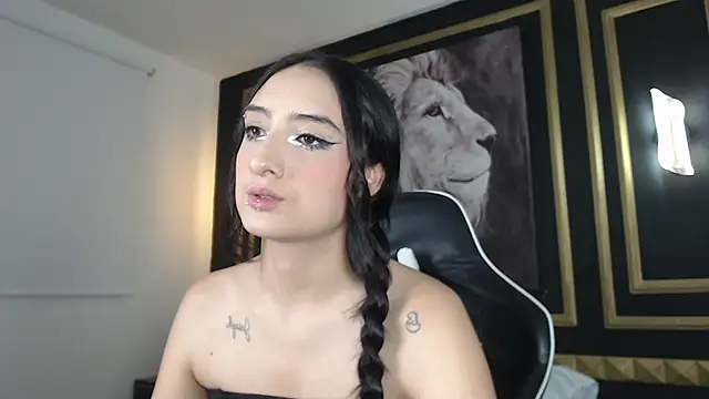 emma hiltonn  online show from February 11, 2:36 am