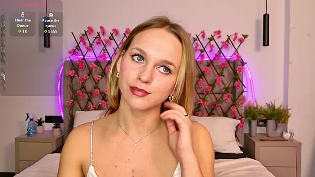 Ellis Blossom online show from February 4, 8:28 am