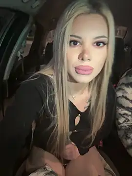 AlyssaFoxx  online show from March 22, 6:25 pm