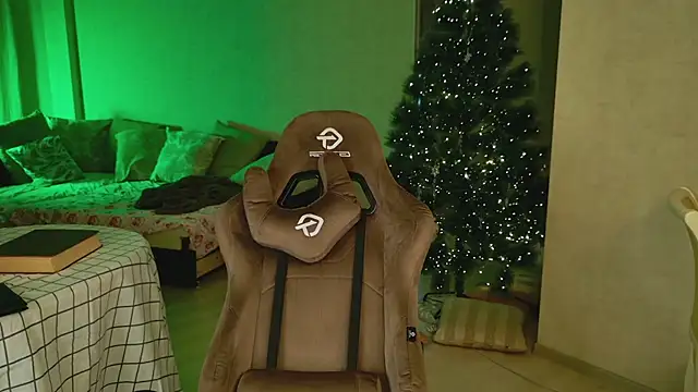 YouHoldMe online show from February 15, 5:34 pm