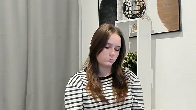 GenevieNyreen online show from January 15, 10:10 am