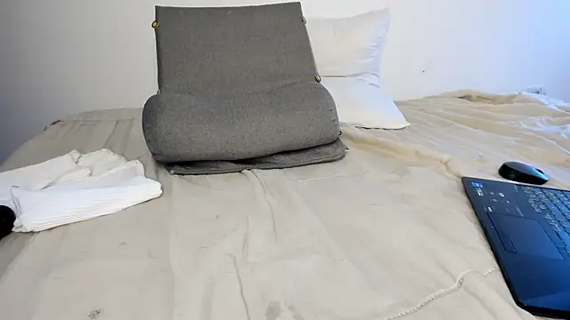 KhaliDrips online show from January 14, 9:20 pm