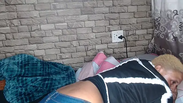 liztaylor online show from April 19, 7:05 pm