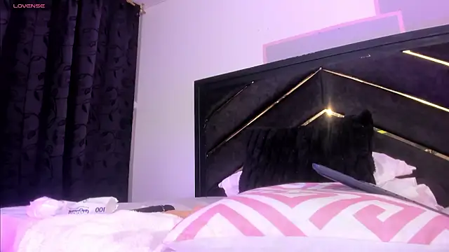 april jones05 online show from April 18, 7:07 pm