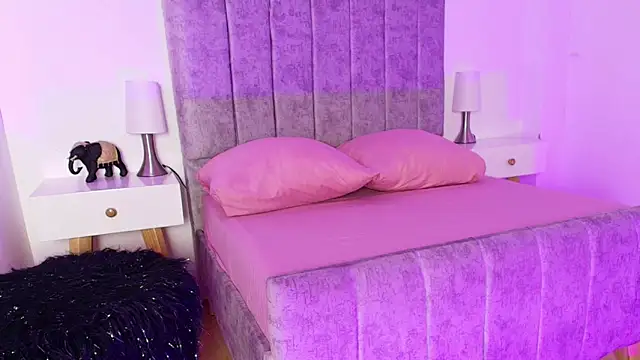 Lucy Carson  online show from March 4, 3:46 am