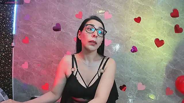 adellelennoxx online show from June 2, 8:48 am
