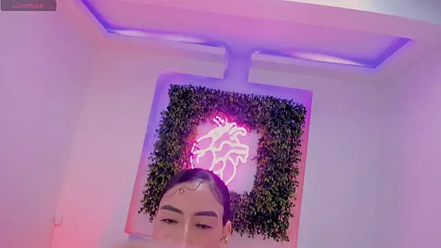 Itzel Geneva online show from February 12, 11:56 am