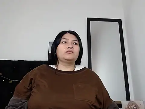 LauraHorny69 online show from March 22, 1:50 pm