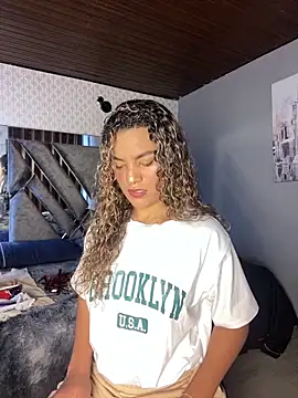 AngelPinkk  online show from February 16, 8:20 pm