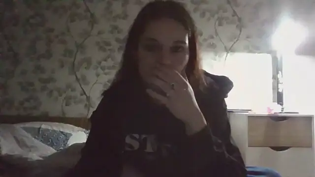 NyraLuna online show from March 2, 9:42 pm