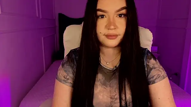 tinafox  online show from April 6, 7:20 am