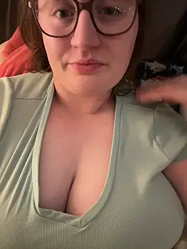 lucycomestrue online show from July 25, 4:19 am