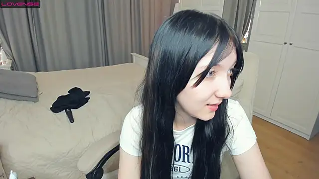 RoxanneComisky online show from February 8, 8:51 am