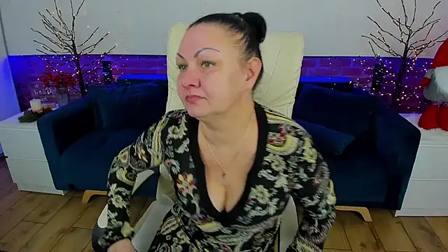 IrissMoon online show from January 16, 8:10 am