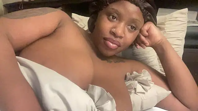 mayluvsu online show from March 18, 5:34 am