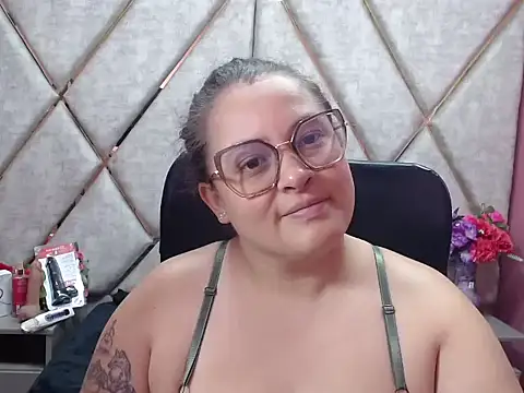 Sarah Boobs  online show from February 18, 3:05 am