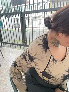 EmilyMoore Pink online show from February 17, 11:04 pm