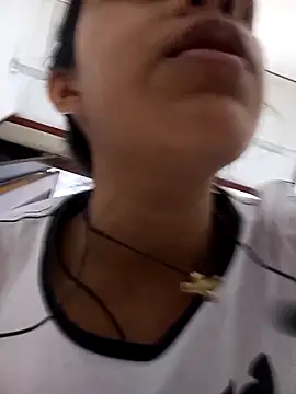 mitzukywinteer online show from February 4, 8:23 pm