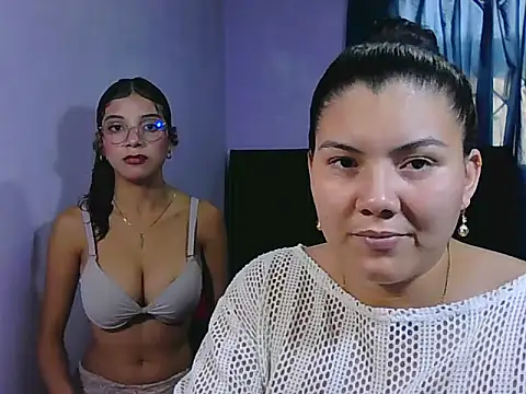 Helena-Paola online show from April 3, 9:13 pm