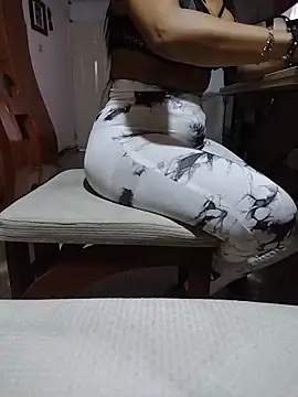 Juanstevan2724 online show from February 28, 11:15 pm