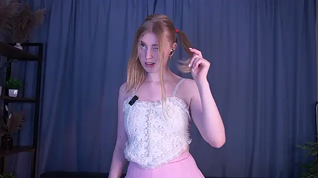 LanaRoxxy online show from April 4, 12:48 pm