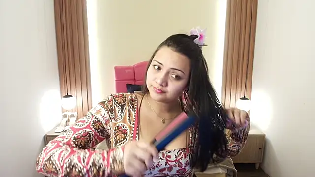 IvonneRoss  online show from February 23, 12:15 pm