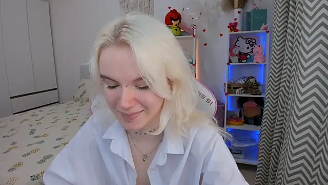 Mia WaterFall online show from February 18, 3:49 am