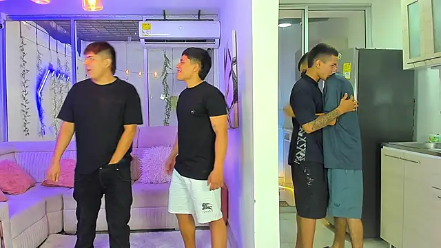 friendslikeplay online show from February 6, 10:24 pm