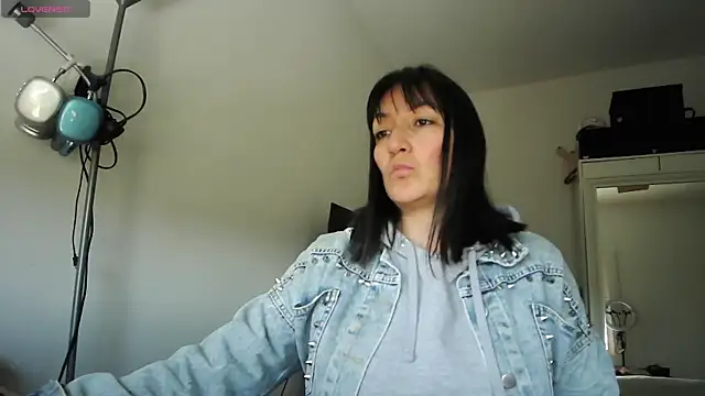 Yulian Milf online show from March 30, 12:38 pm