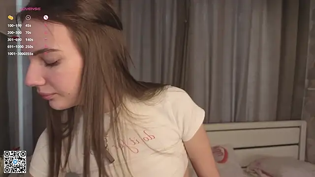 ShaeHeeter online show from March 12, 4:37 am