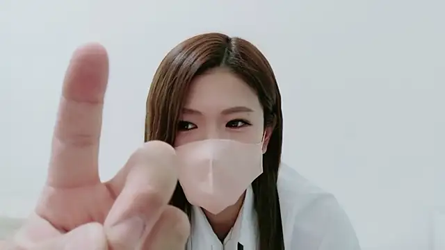 Nanase-Hina online show from February 7, 12:42 pm