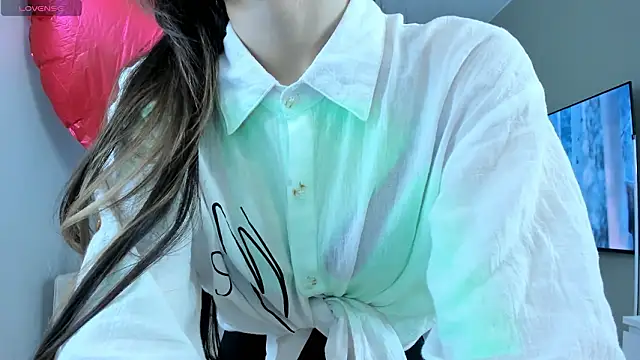 TreasaCrebs online show from February 10, 7:06 pm