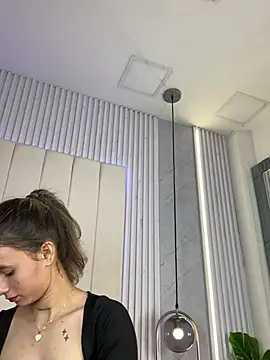 JuliaColemann online show from March 30, 8:52 pm