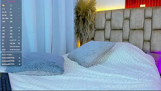 whitney white  online show from March 4, 9:21 pm