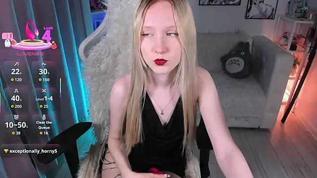 Sia Hart online show from March 28, 5:56 pm